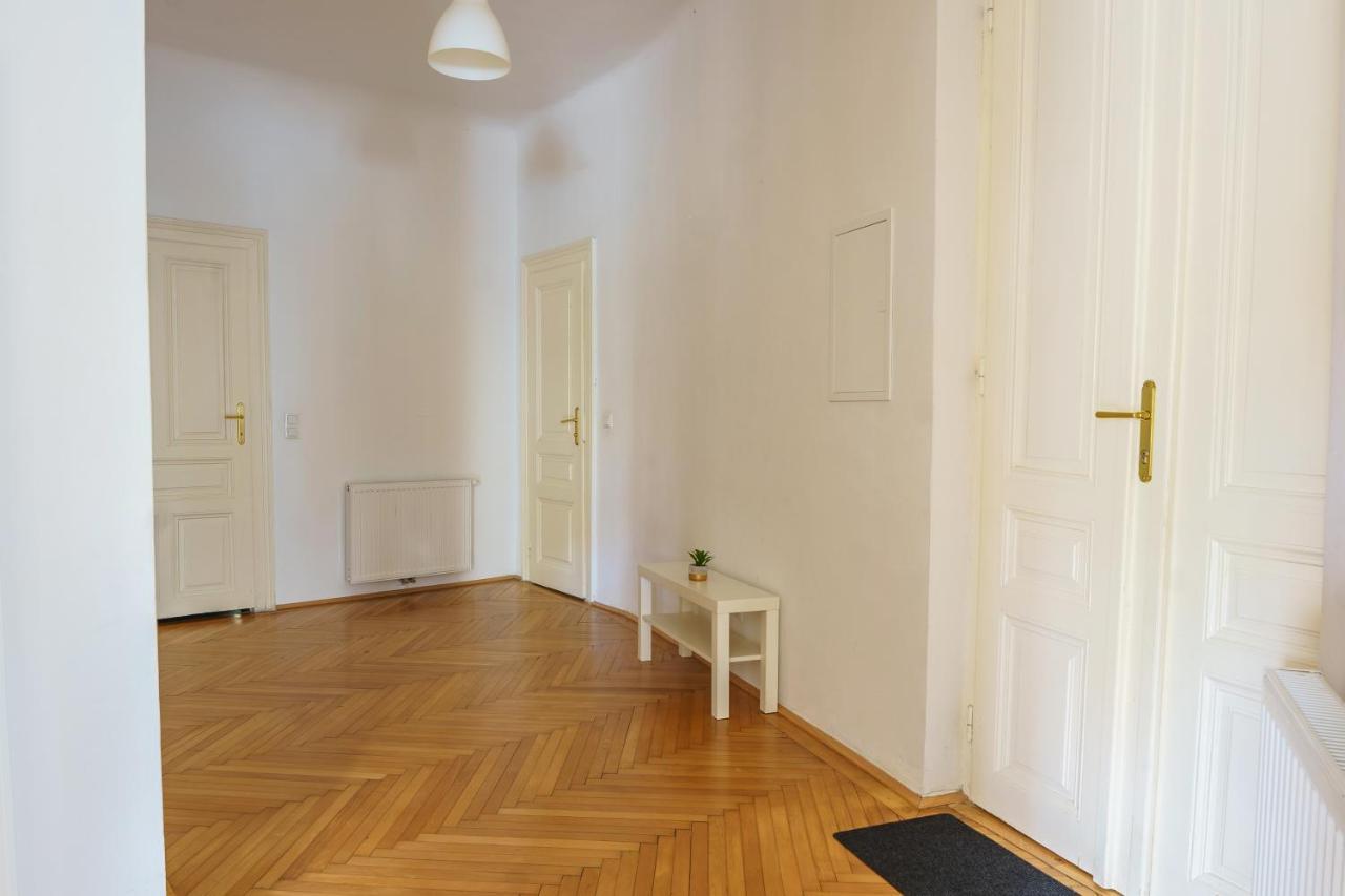 Central Living Apartments - Schoenbrunn Vienna Exterior photo